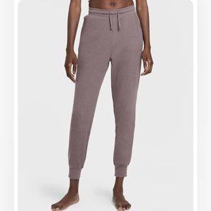 Nike Yoga Luxe joggers sz M